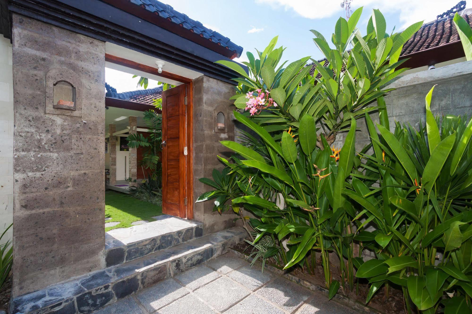 Zen Rooms Sanur Blanjong Sekawaru Exterior foto